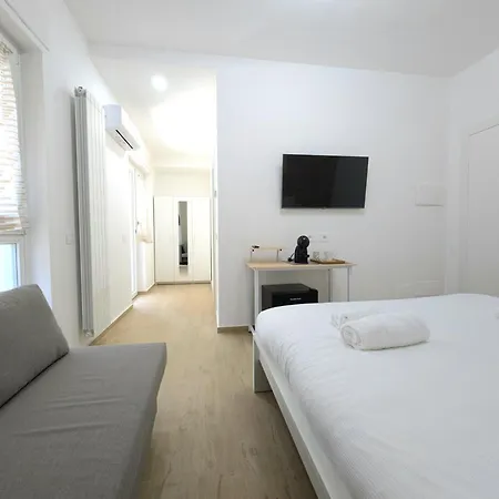 Rose - Stazione Homestay *
