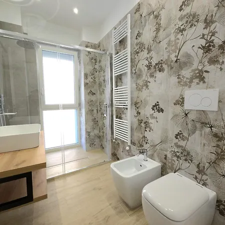 Rose - Stazione バーリ