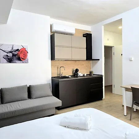 Rose - Stazione Homestay Bari