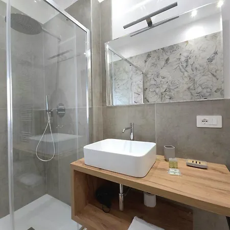 Rose - Stazione Homestay Bari