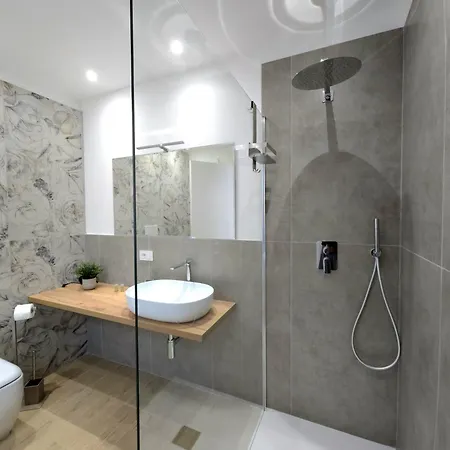 Rose - Stazione ホームステイ バーリ