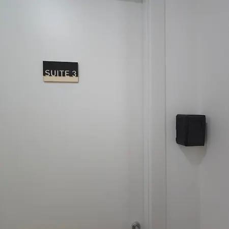 Rose - Stazione ホームステイ *